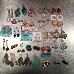 new and used , vintage and new jewelry over 100 items/sets plus a bonus bag
